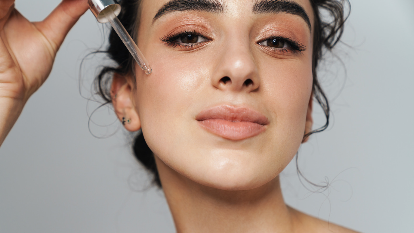 Can You Use Hydroquinone With Azelaic Acid? | Clinikally Can You Use Hydroquinone With Azelaic Acid? | Clinikally