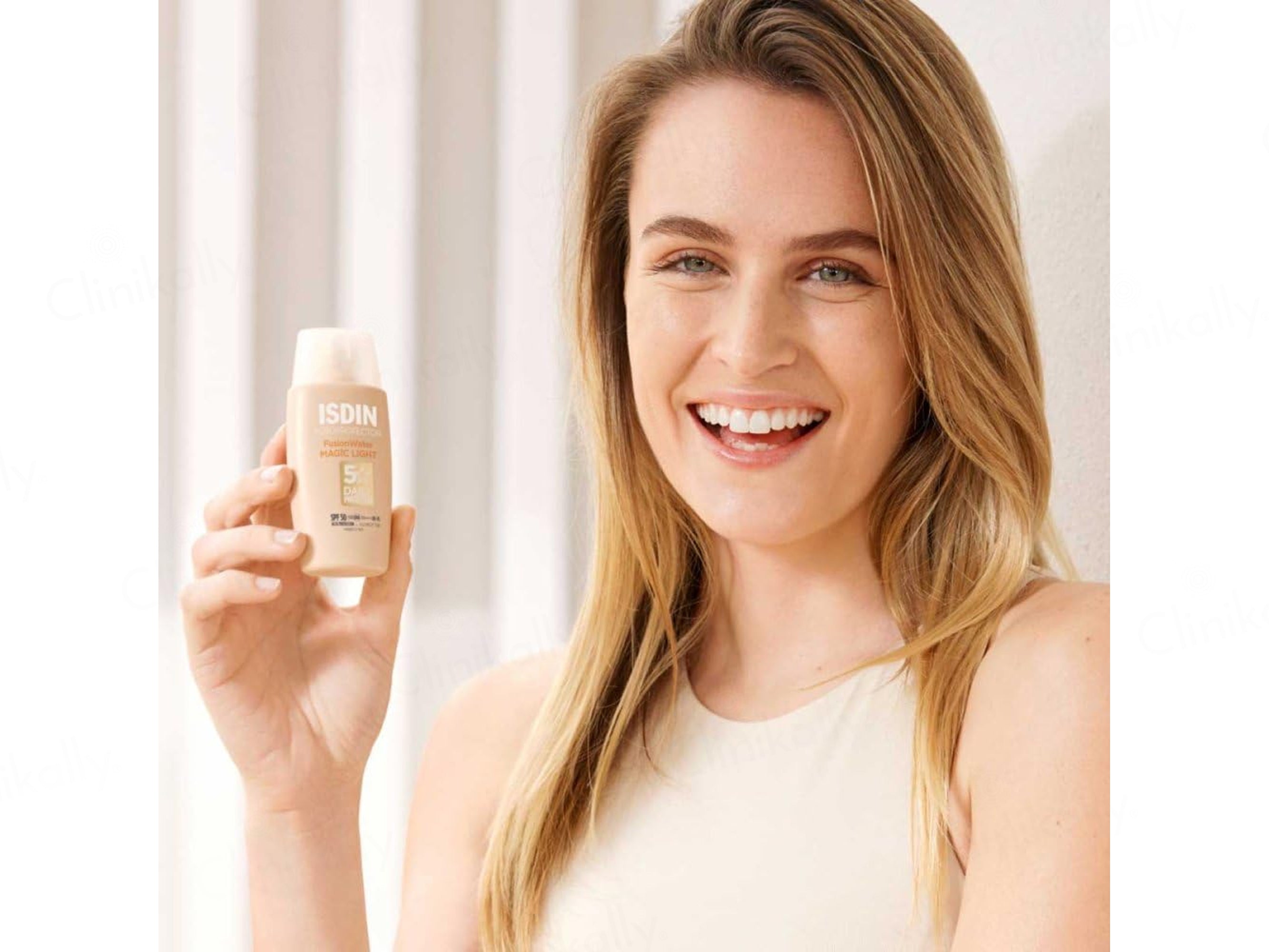 ISDIN Fotoprotector Fusion Water Magic Light Sunscreen SPF 50 PA++++