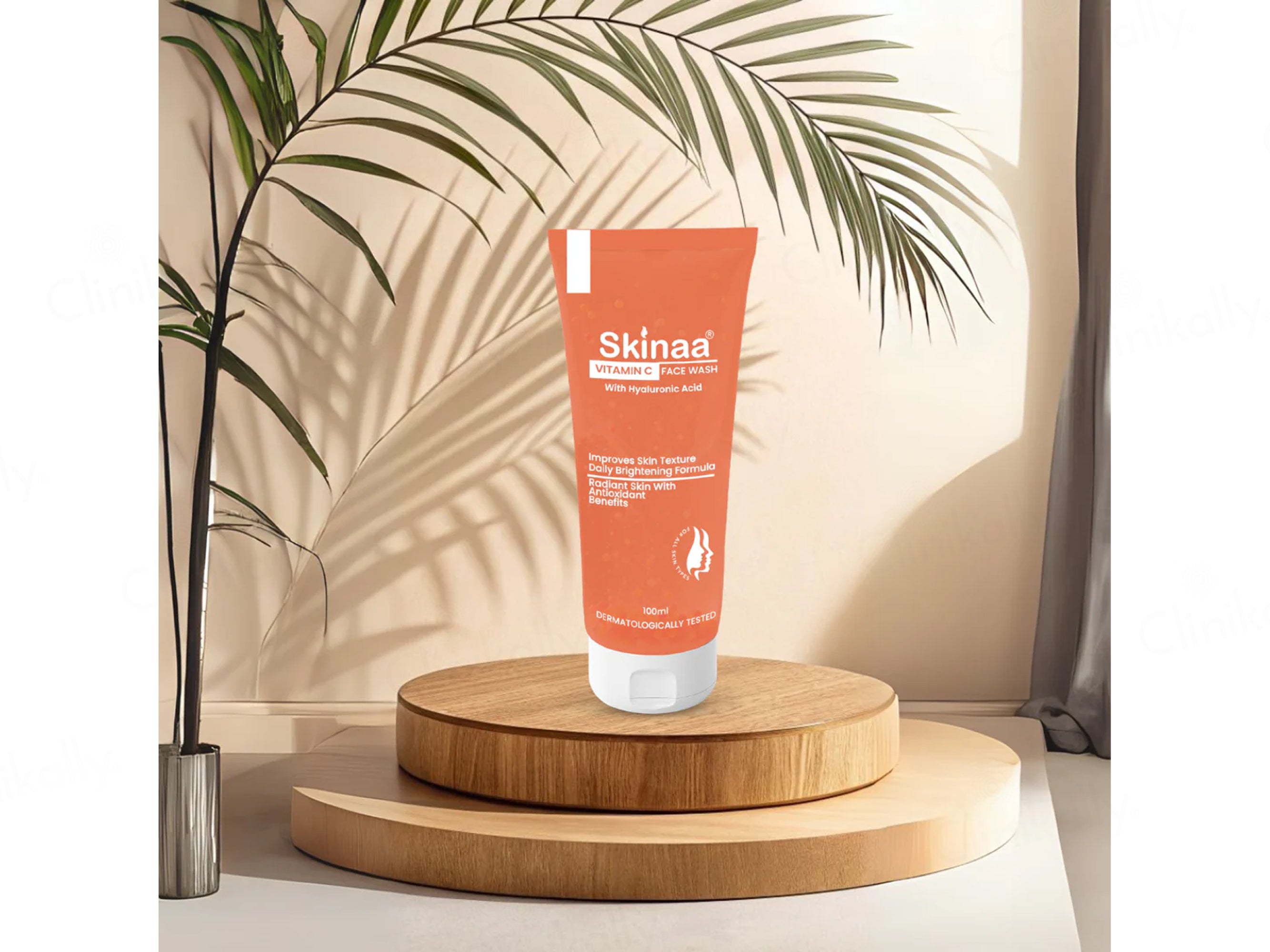 Skinaa Vitamin C & Hyaluronic Acid Brightening Facewash