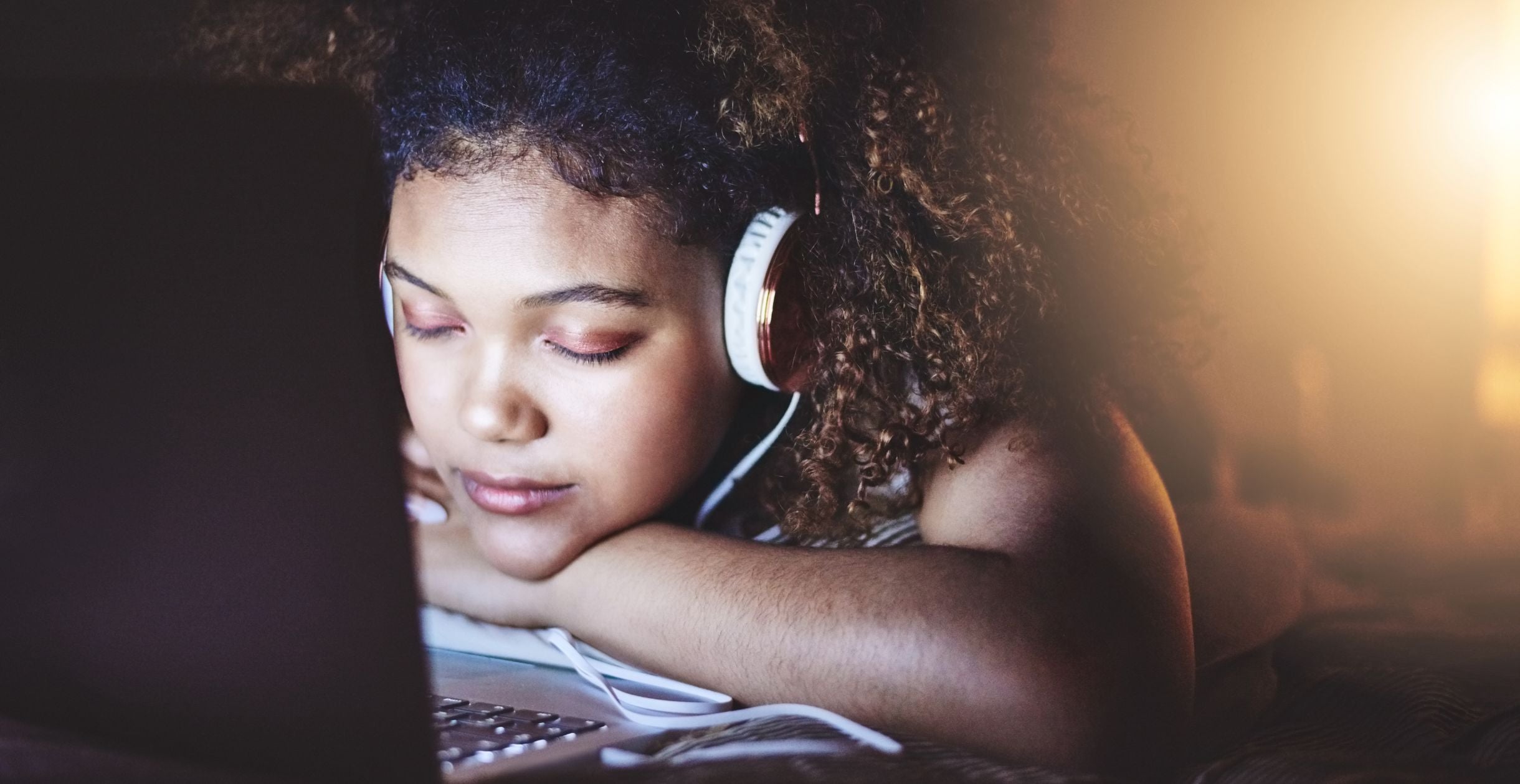 How blue light affects skin